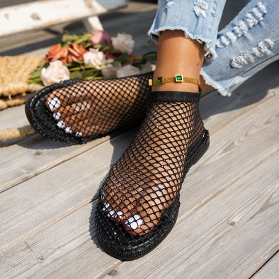 Women’s breathable mesh slip-on sandals with hollow-out design and flat sole